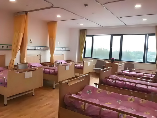 落户深圳方式_53岁朱茵住山里开破车？ “扒纪末动”如19世粪运